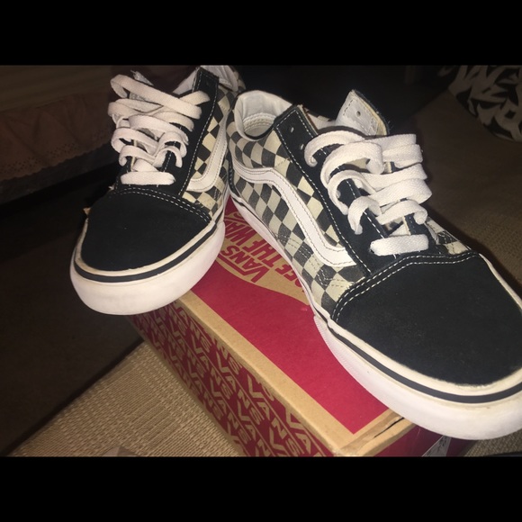 Vans - Picture 3 of 5